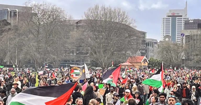 50 ألفاً في نيوزيلندا يطالبون بإنهاء حرب غزة ومعاقبة إسرائيل