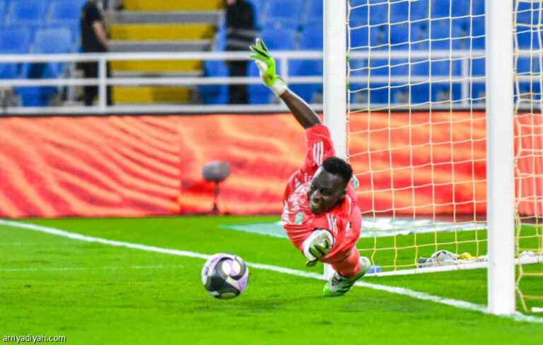 ميندي يجرّع مارتينز كأس ميتروفيتش وجودوين