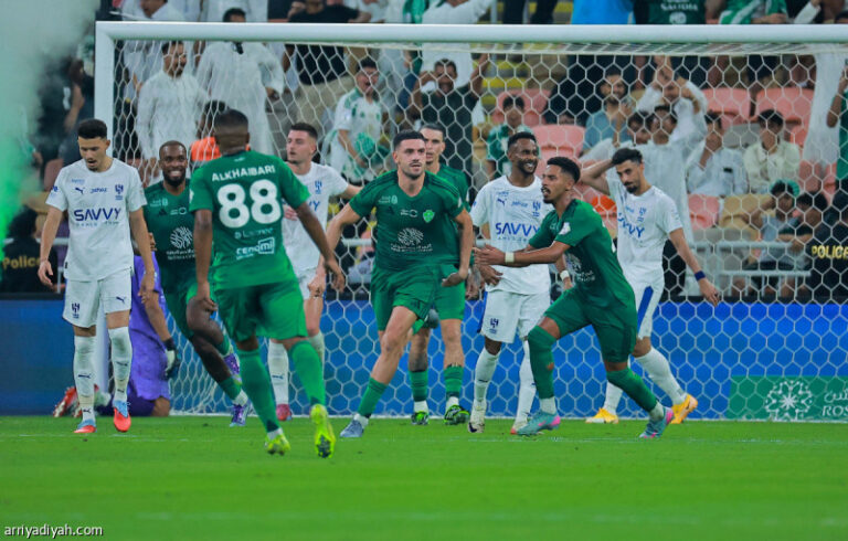 انتفاضة الـ 12 دقيقة تعيد كلاسيكو الأهلي والهلال إلى 2010