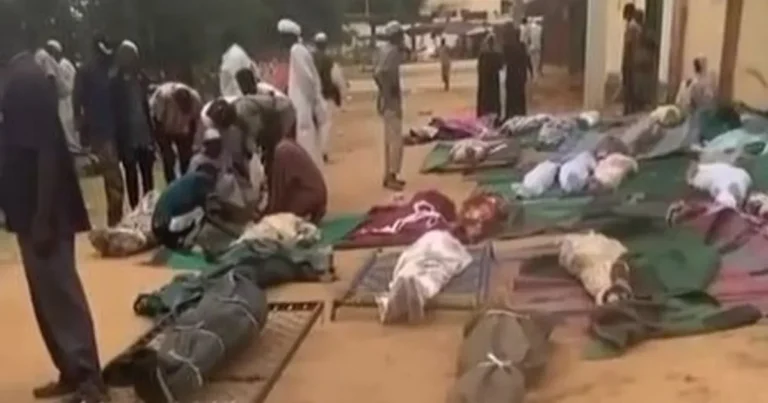 السودان.. عشرات الضحايا في هجوم بمسيرة على مسجد في الفاشر