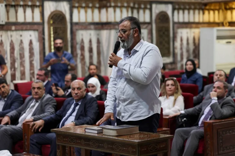 السلطات السورية تشكل أول برلمان بعد الإطاحة بالأسد