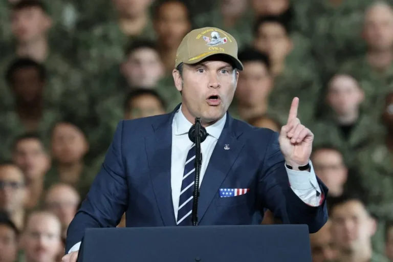 ضربنا زوارق يُشتبه في تهريبها المخدرات شرق المحيط الهادئ