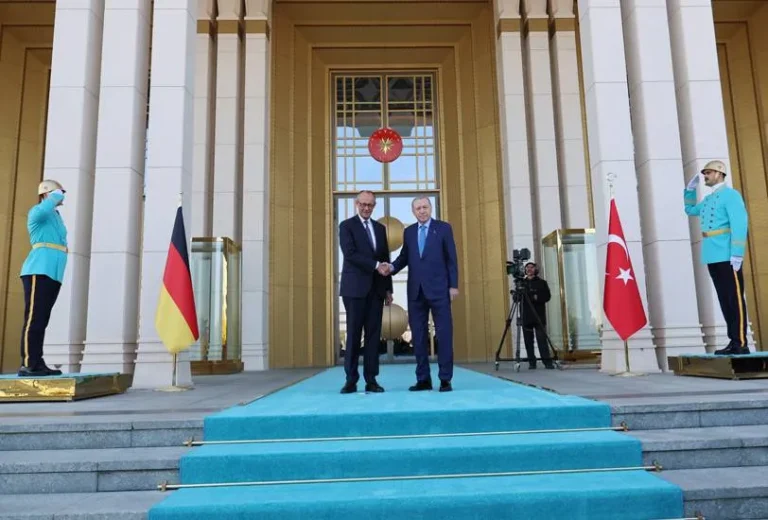 خلاف بين إردوغان وميرتس حول إسرائيل و«حماس» وانضمام تركيا للاتحاد الأوروبي