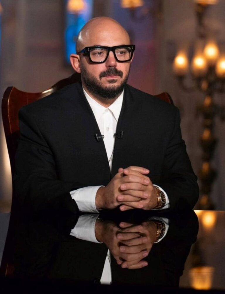 القبض على محمود العسيلي بسبب طالبة