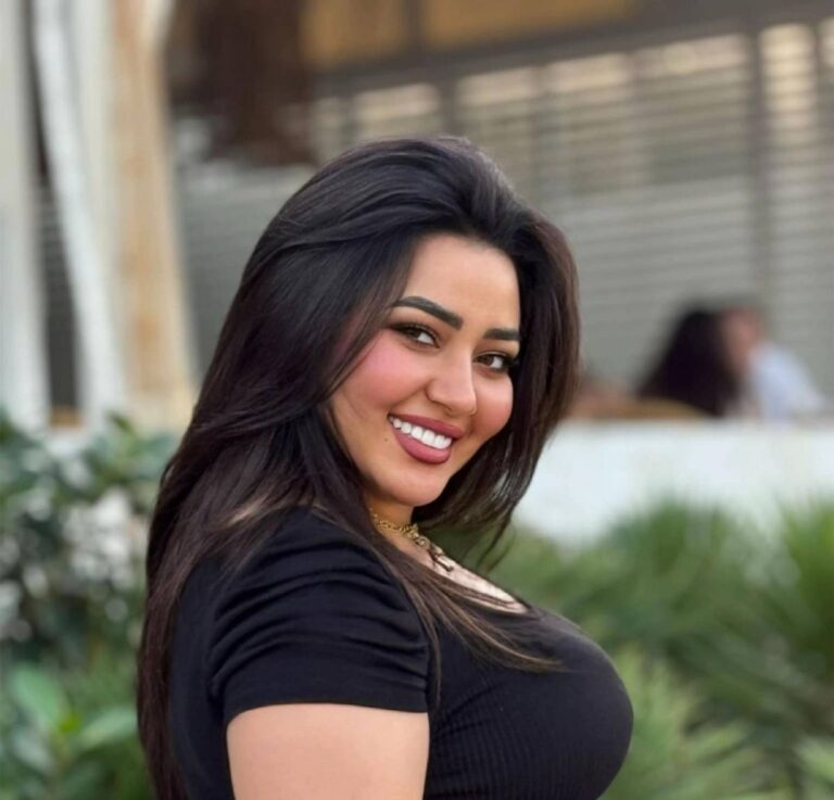 رحمة محسن تواجه اتهامات بخدش الحياء وتقدّم بلاغاً للنائب العام