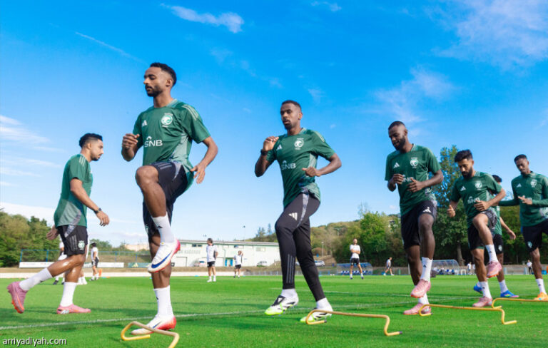 الخميس.. الأخضر ينطلق بحصة مسائية