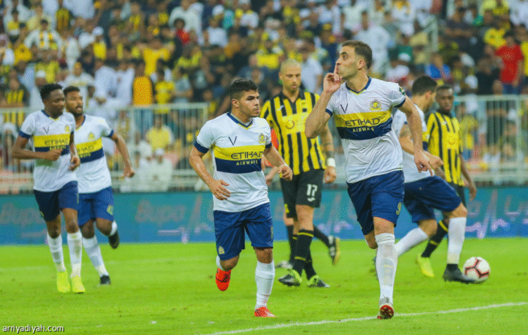 نجوم الكلاسيكو.. رونالدو وبنزيما الأحدث.. وحمد الله استثناء