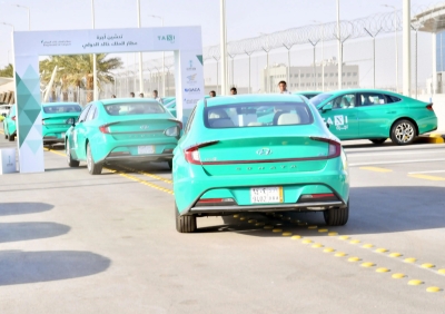 إيقاف الترخيص 5 أشهر وغرامات مشددة لمخالفات سائقي الأجرة