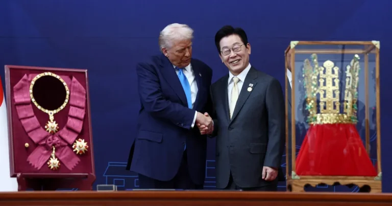 رئيس كوريا الجنوبية يطلب وقود غواصات نووية من ترمب