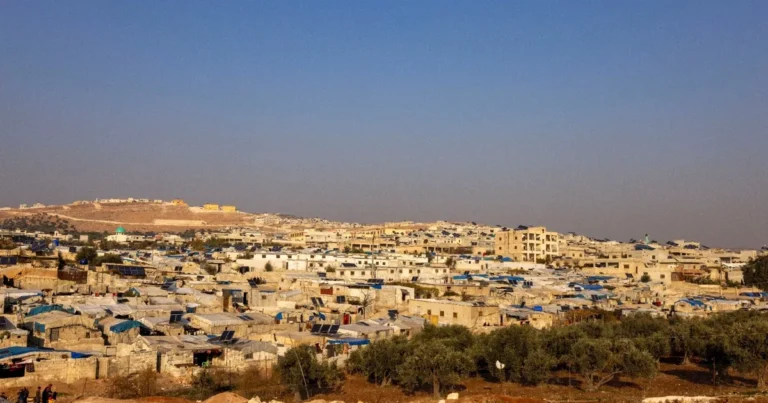 سوريا هكذا اندلعت أزمة كتيبة الغرباء بمخيم الفرنسيين في إدلب