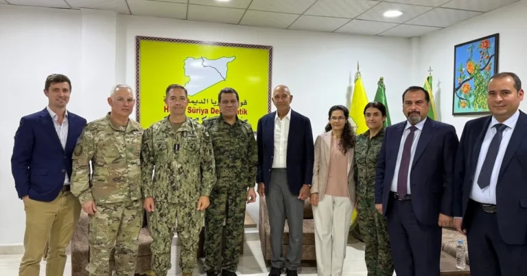 المبعوث الأميركي لسوريا يعلن إجراء محادثات جوهرية مع “قسد”