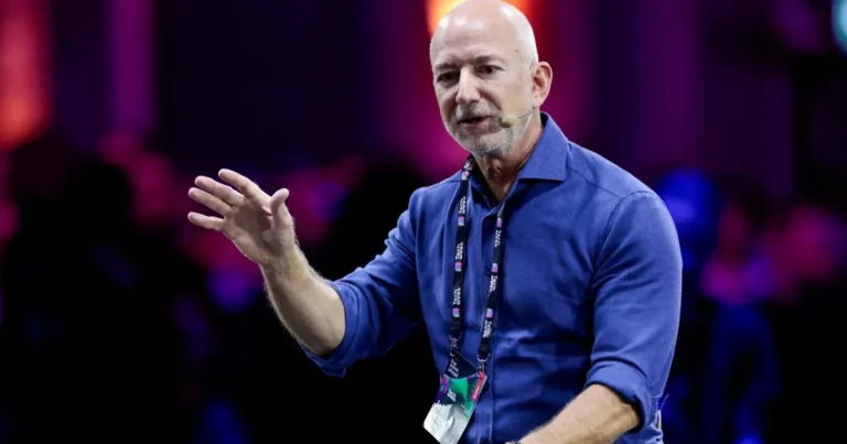 بيزوس: طفرة الإنفاق على الذكاء الاصطناعي فقاعة ستؤتي ثمارها