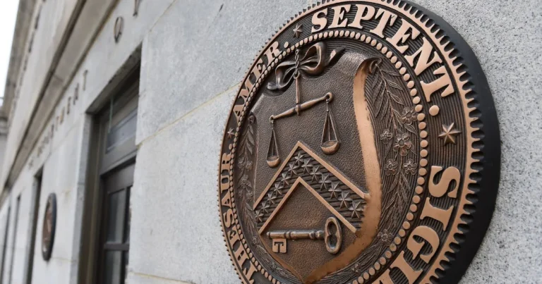 وزارة الخزانة الأميركية تفرض عقوبات على شبكات مرتبطة بإيران