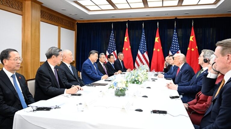 ويزعم النقاد الصينيون النصر بعد التنازلات التجارية التي قدمها ترامب