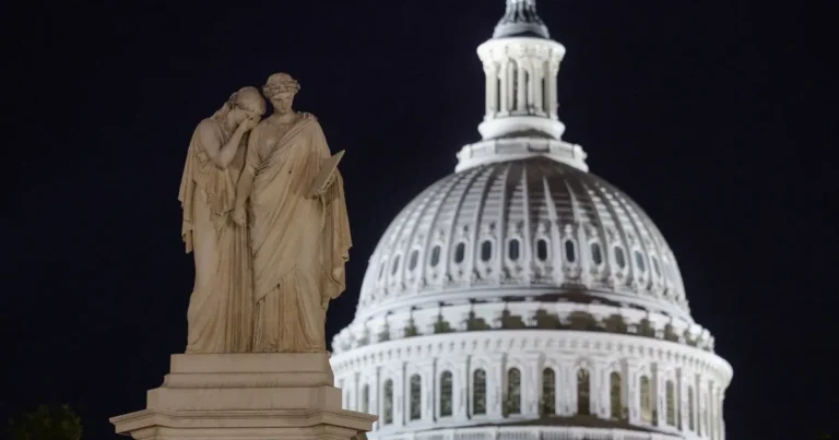 إغلاق الحكومة الأميركية لأول مرة منذ 7 سنوات