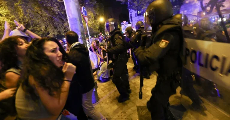 مظاهرات حاشدة في أوروبا ضد اعتراض إسرائيل لأسطول غزة