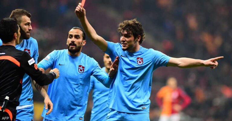 تفاصيل فضيحة الكرة التركية.. اعتقال حكام ومسؤولين