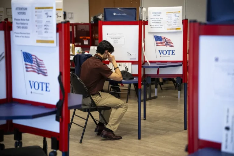 هل تُمهّد انتخابات الثلاثاء لإنهاء الإغلاق الحكومي الأميركي؟