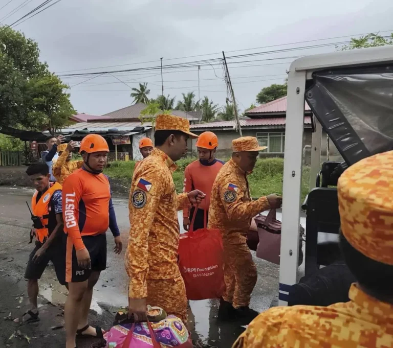 الفلبين تجلي 100 ألف شخص مع اشتداد قوة الإعصار «فونغ وونغ»