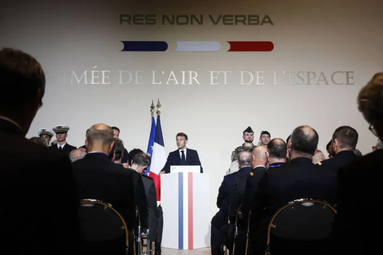 حرب اليوم تدور في الفضاء