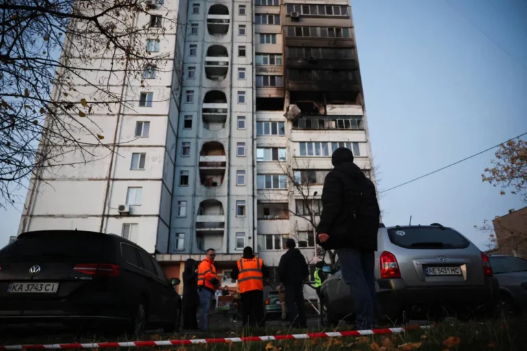 هجوم روسي «ضخم» يستهدف كييف… وزيلينسكي يطلب مزيداً من الدعم