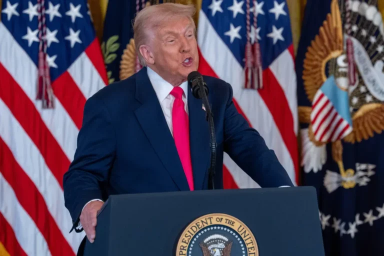 مسؤولون بقطاع الطاقة يخططون لإقناع ترمب بالعدول عن استئناف التجارب النووية