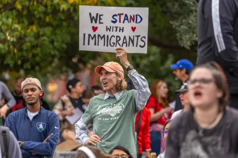 بدء تنفيذ مداهمات ضد المهاجرين غير الشرعيين في شارلوت الأميركية