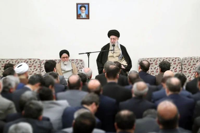 تحذيرات استخباراتية إيرانية من «استهداف المرشد» وإثارة الاضطرابات