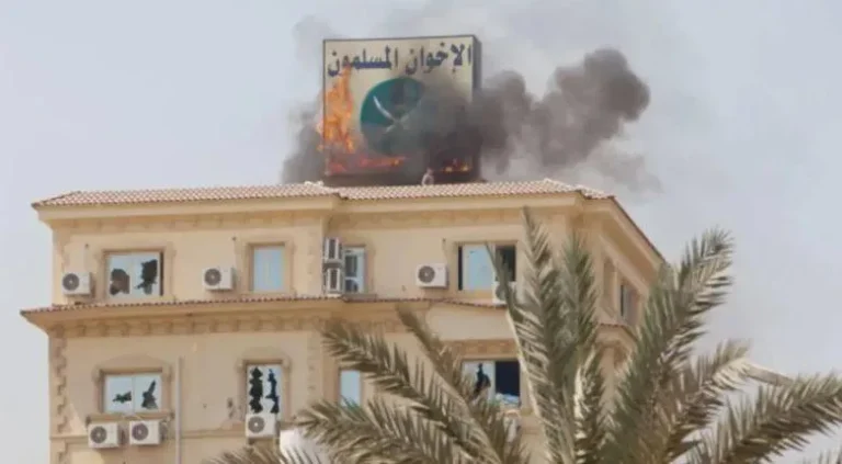 ماذا وراء توجيه ترمب بدراسة حظر فروع تتبع «الإخوان»؟