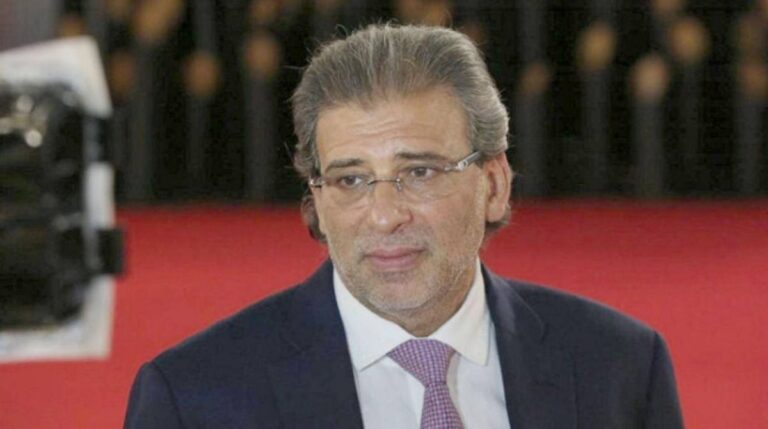 خالد يوسف يتلقى دعم نقابة المهن السينمائية بعد حريق الاستوديو الخاص به