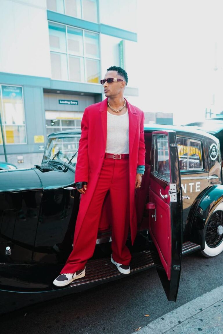 محمد رمضان يردّ على متابع تمنى له ما حدث لأحمد سعد