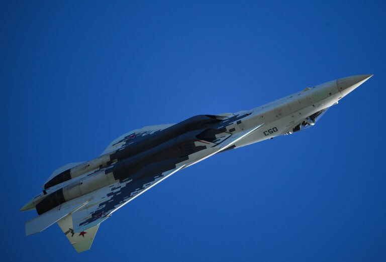 مسؤول روسي: نخطط لمفاوضات في دبي لبيع المقاتلة “سو-57” المتطورة