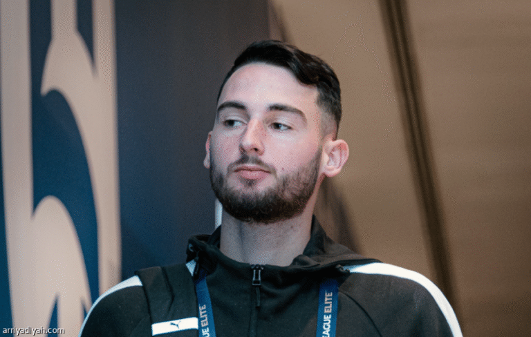 باتوييه ينطلق بلقاء الشرطة.. و12 أجنبيّا يدعمون الهلال