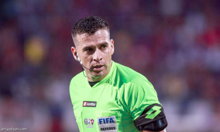 حكم الأخضر والنمسا.. قاد مباراتين في «روشن» وأوقف دوليا