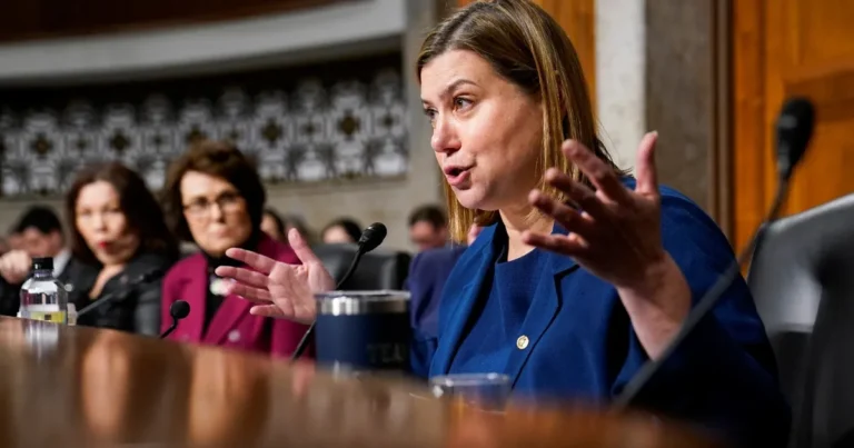 بعد تلويح ترمب بالإعدام.. مشرعون ديمقراطيون: تلقينا تهديدات