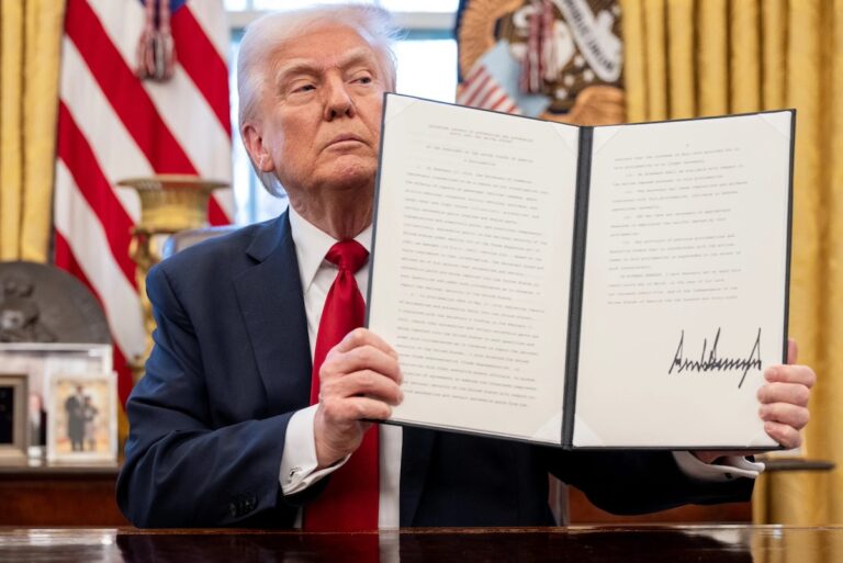 القضية المتصاعدة ضد تعريفات دونالد ترامب