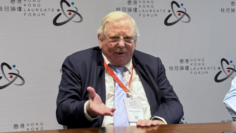 الحائز على جائزة نوبل يحث الصين على تعميق التعاون في مجال الفضاء