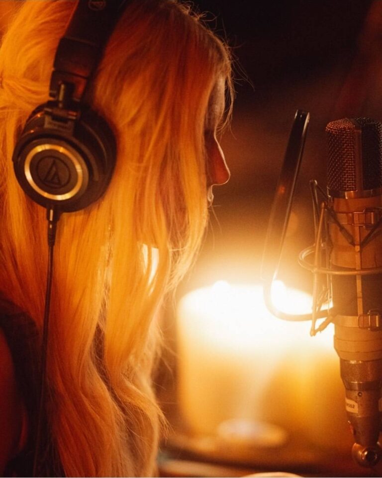 نجمة شهيرة تعلن تعافيها من الإدمان بعد صراع لسنوات… هذا ما كشفته