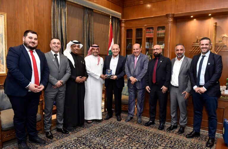 بري: أهم معركة يخوضها اللبنانيون هي معركة الصمود والبقاء في الأرض