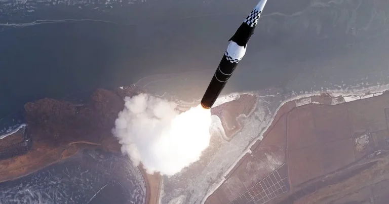 كوريا الشمالية تطلق صاروخاً باليستياً باتجاه بحر اليابان