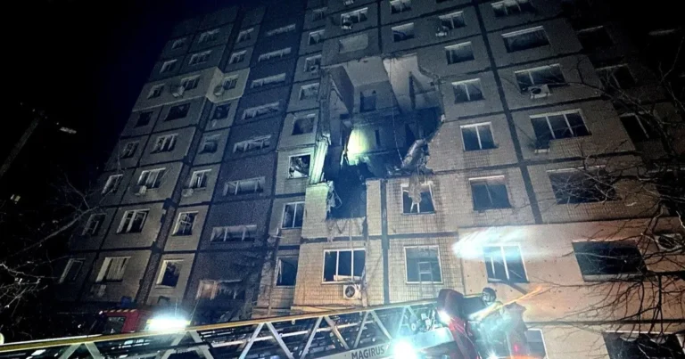 روسيا وأوكرانيا تتبادلان الهجمات على منشآت الطاقة