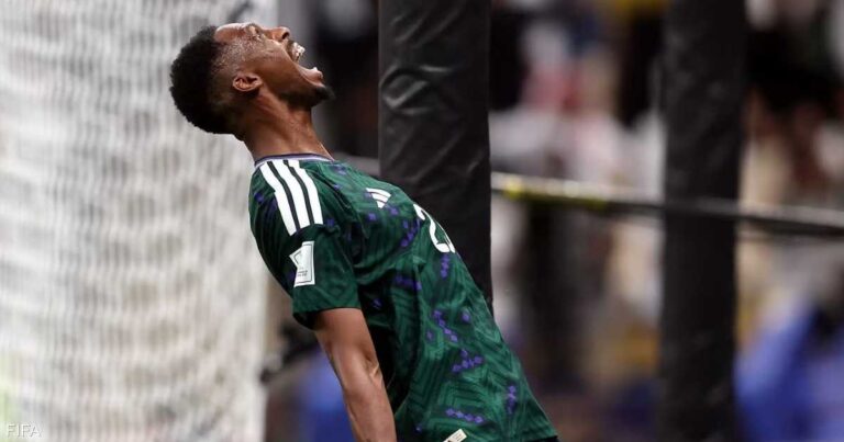 كنو يقود السعودية لفوز صعب على فلسطين في كأس العرب