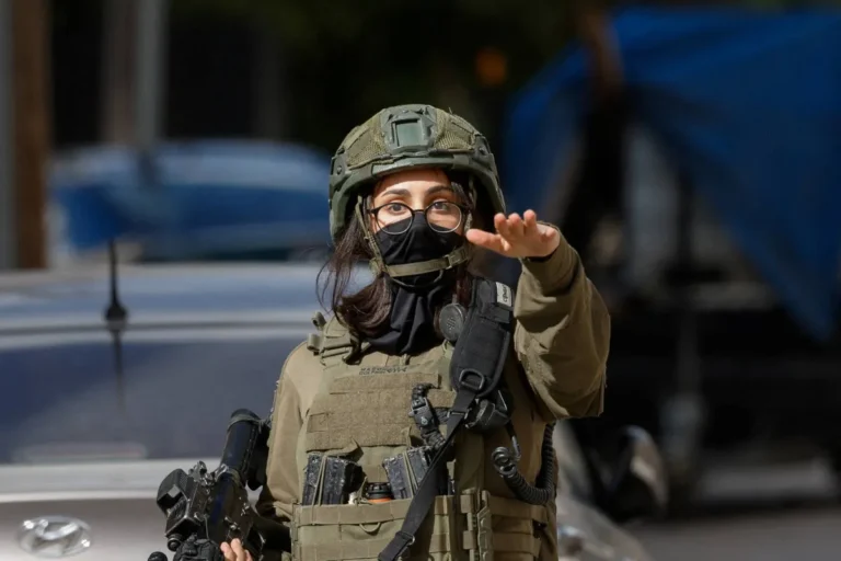 جنود إسرائيليون يقتلون عامل نظافة فلسطينياً عمره 55 عاماً وشاباً في الضفة الغربية