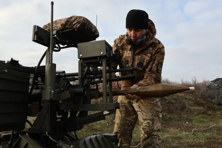 مقتل شخص وإصابة 12 آخرين في هجمات روسية جديدة على أوكرانيا