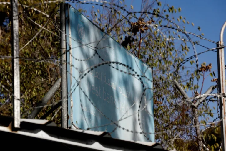 غوتيريش يندد بمداهمة إسرائيل مقر «الأونروا»