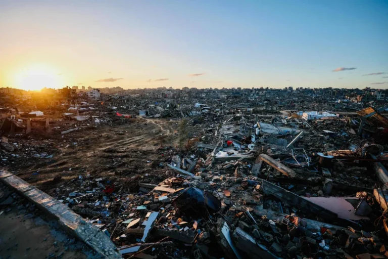 68 مليون طن من الأنقاض فوق غزة… تحديات هائلة في الطريق إلى إعادة الإعمار