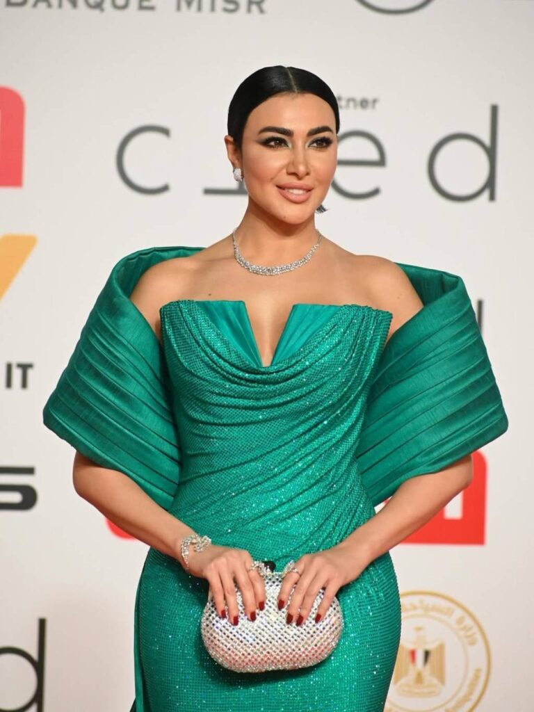 ميرهان حسين تكشف عن نشاط فني مكثّف في السينما والدراما والغناء