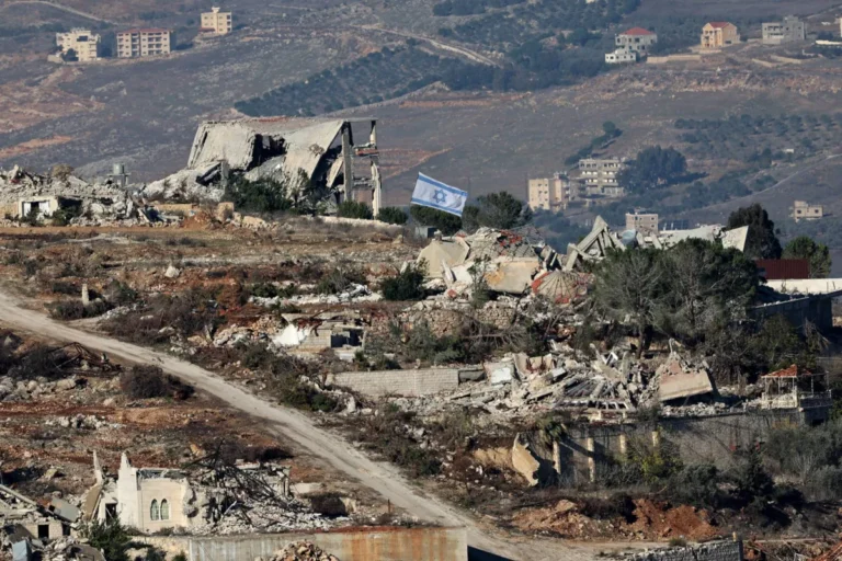 الجيش الإسرائيلي يعلن استهداف ثلاثة عناصر من «حزب الله» بجنوب لبنان