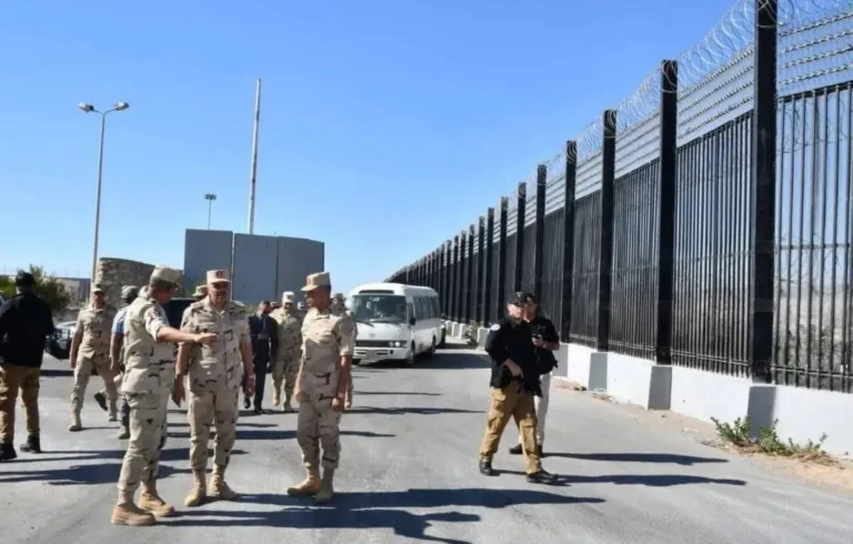 هل قلصت مصر وجودها العسكري في سيناء إثر ضغوط إسرائيلية؟