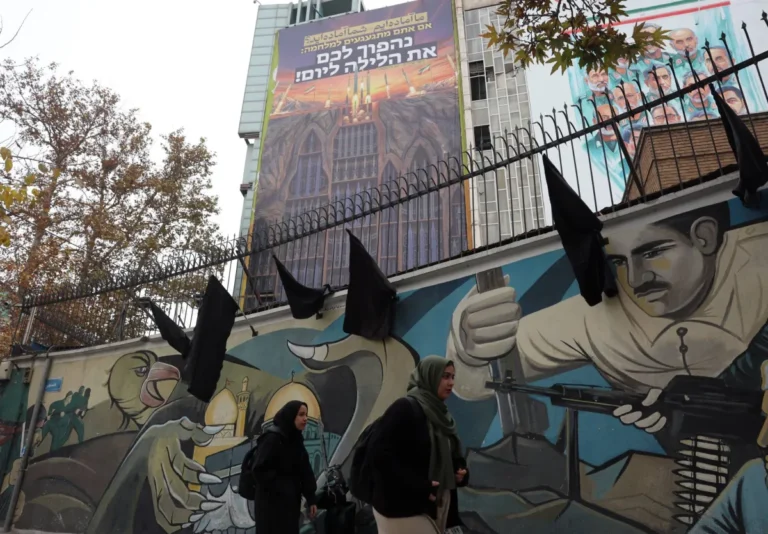 إيران تحذر من «رد أشد» على أي مغامرة إسرائيلية